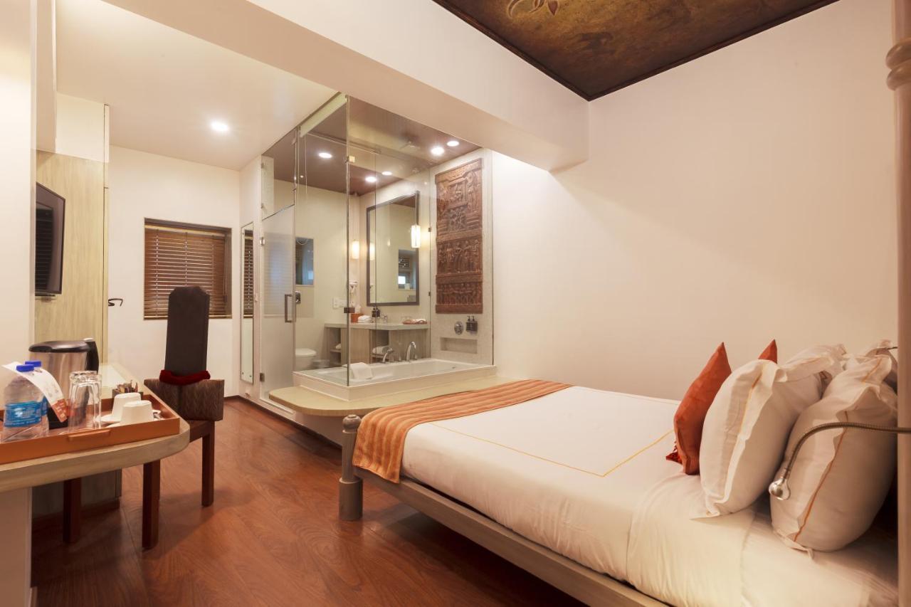 Le Sutra Hotel, Khar, Mumbai Ngoại thất bức ảnh